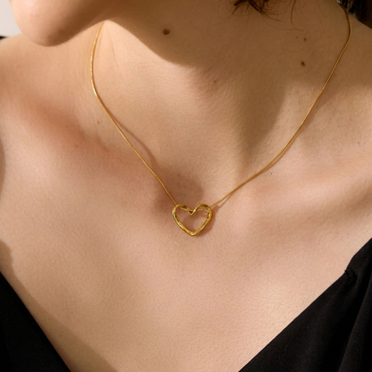 Amor Necklace