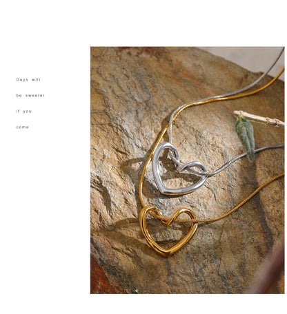 Amor Necklace