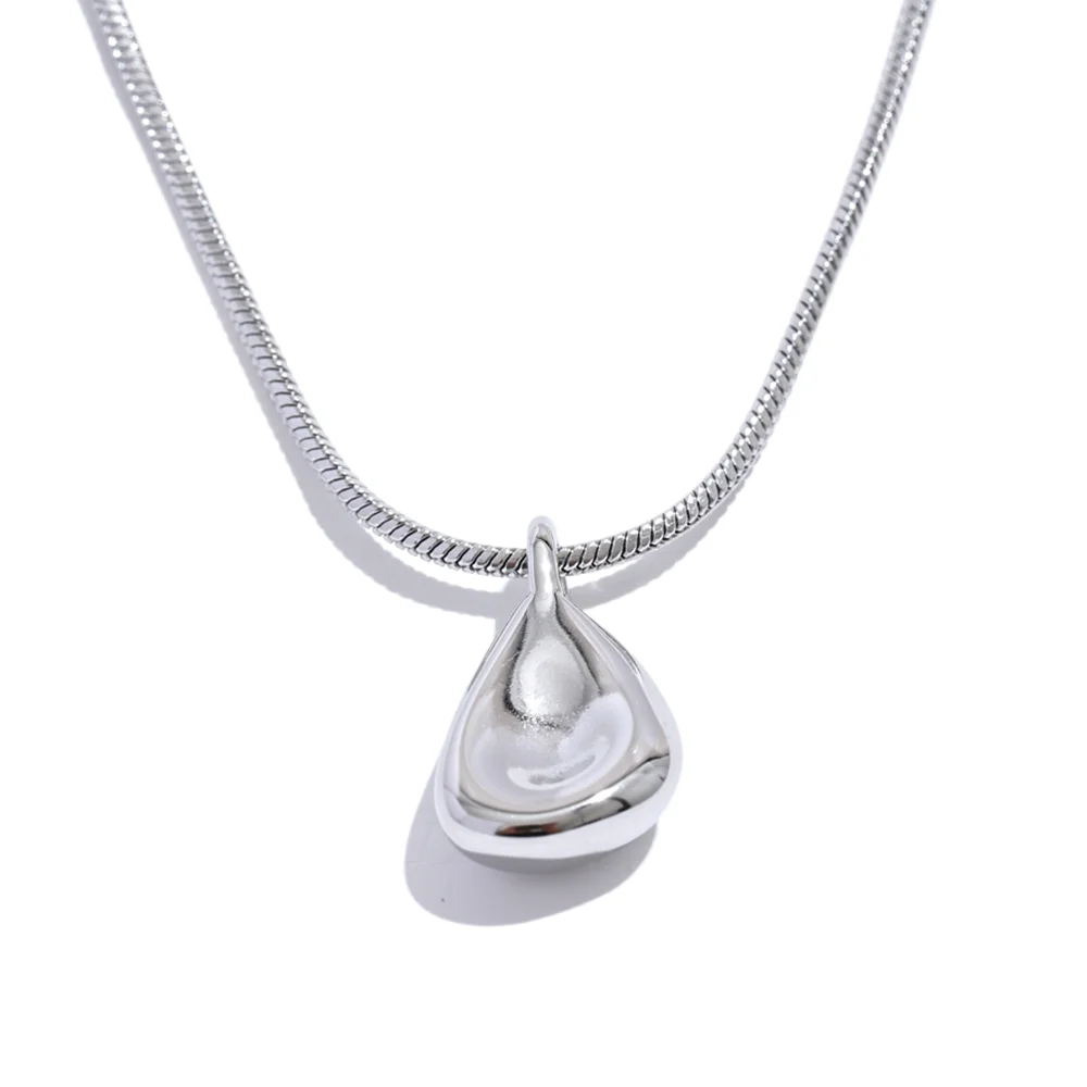 Niva Necklace